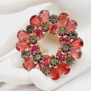 Vintage 1960s Pink Gray Rhinestone Floral Wreath Circle Brooch Gold Tone